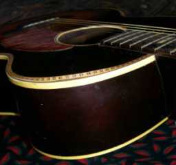 SS Stewart Dreadnaught Jumbo 1940's binding loose.jpg